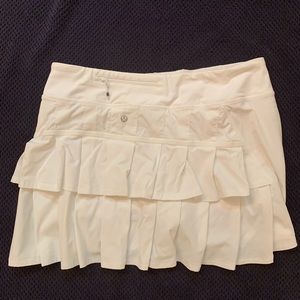 Lululemon tennis skirt in size 10L.